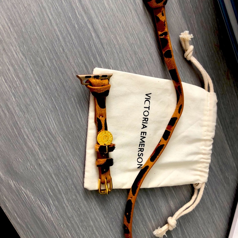 Victoria Emerson Apple Wrap band
